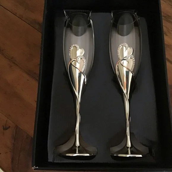 ❤️Double Hearts Toasting Flutes Set❤️ - Picture 1 of 5